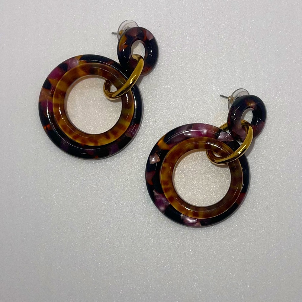 Lele Sadoughi double acetate with gold accent/marquis hoops.